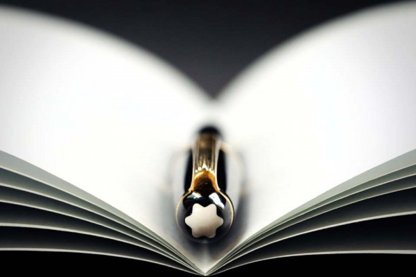 Why Reading On Paper, Scientifically, Makes Us Happier People.